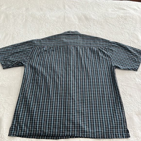 ADDRESS UNKNOWN SHORT SLEEVE BUTTON DOWN MEN’S SHIRT LARGE - Picture 5 of 9